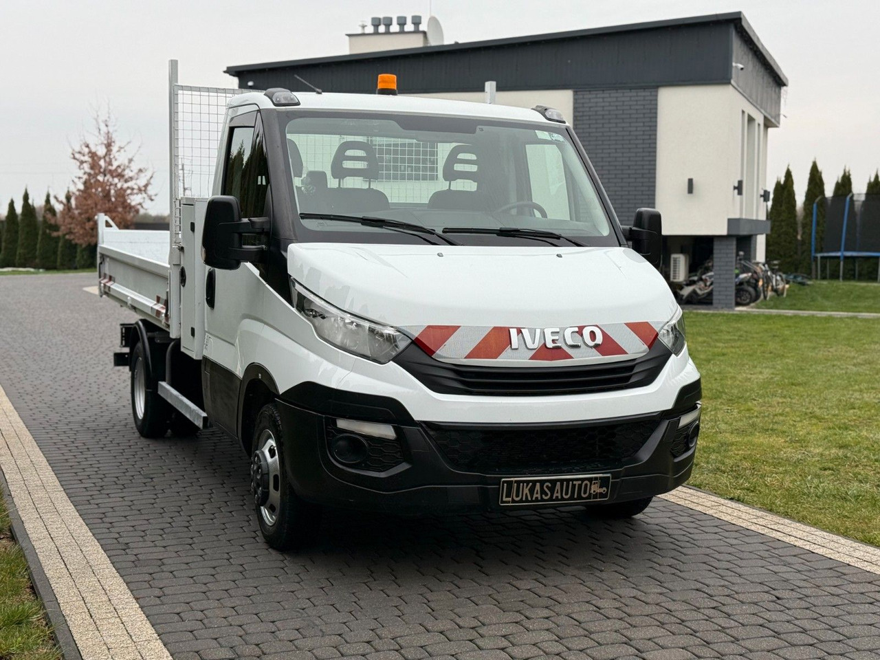 Iveco DAILY 35C15 TIPPER - Furgoneta basculante: foto 2 Iveco DAILY 35C15 TIPPER - Furgoneta basculante: foto 2