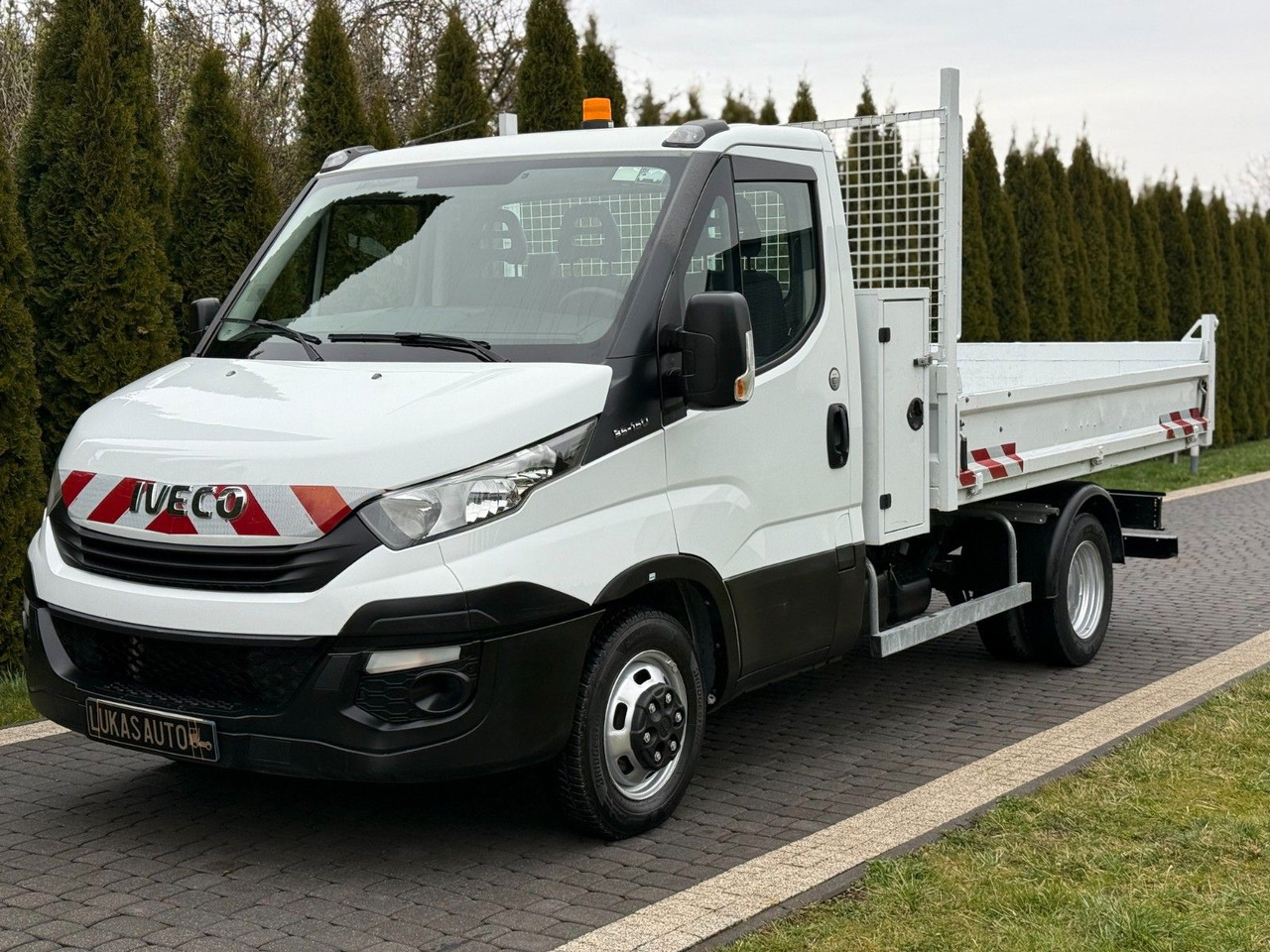 Iveco DAILY 35C15 TIPPER - Furgoneta basculante: foto 4 Iveco DAILY 35C15 TIPPER - Furgoneta basculante: foto 4