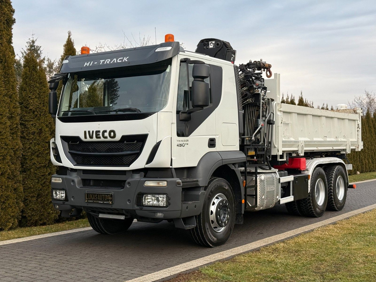 Iveco TRAKKER 450 6X4 DOUBLE HYDRO-BOARD HIAB - Camión grúa: foto 4 Iveco TRAKKER 450 6X4 DOUBLE HYDRO-BOARD HIAB - Camión grúa: foto 4