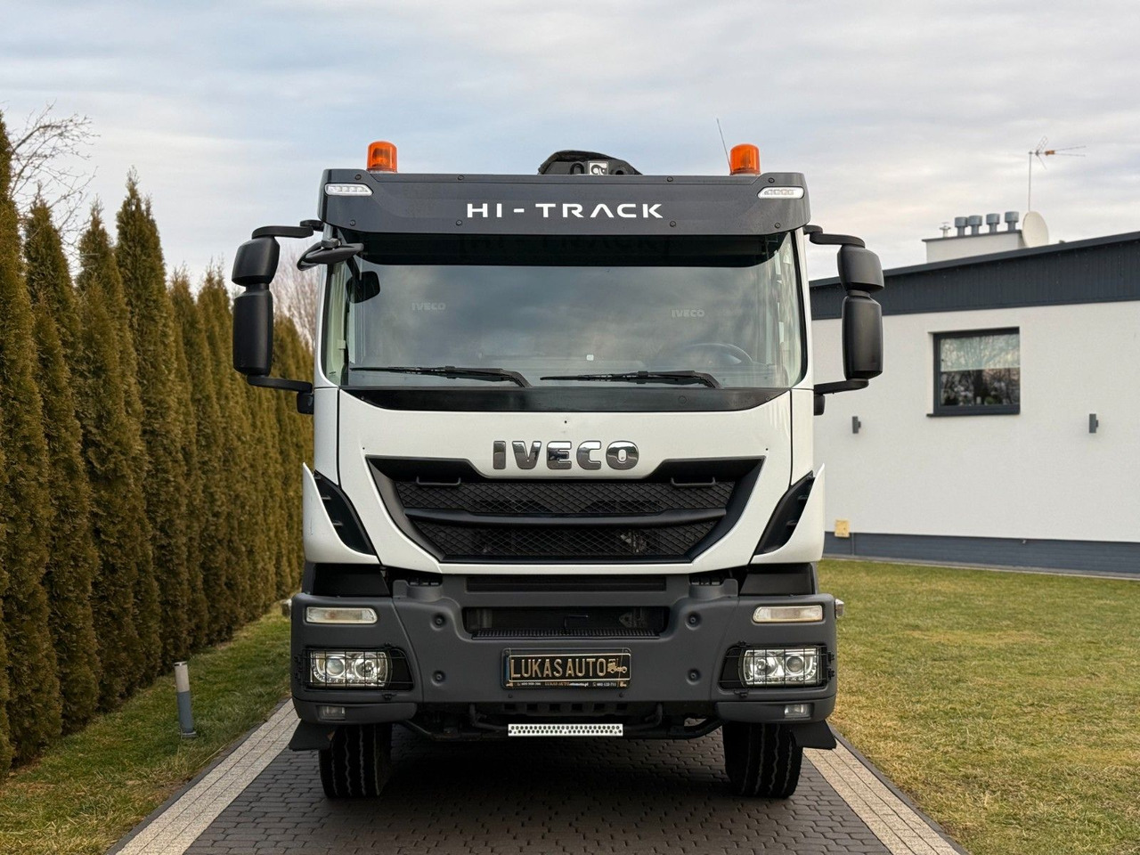 Iveco TRAKKER 450 6X4 DOUBLE HYDRO-BOARD HIAB - Camión grúa: foto 3 Iveco TRAKKER 450 6X4 DOUBLE HYDRO-BOARD HIAB - Camión grúa: foto 3