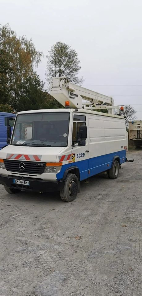 Mercedes-Benz VARIO 815D 17 M - Camión con plataforma elevadora: foto 1 Mercedes-Benz VARIO 815D 17 M - Camión con plataforma elevadora: foto 1