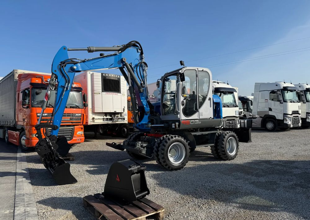 Wacker Neuson 9503-2 TRZY ŁYŻKI - Excavadora de ruedas: foto 3 Wacker Neuson 9503-2 TRZY ŁYŻKI - Excavadora de ruedas: foto 3