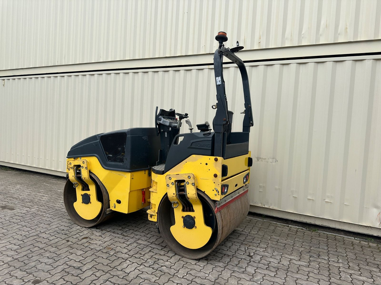 BOMAG BW135AD-5 / 2016 BJ / 1.203 H / 3.9 Tonnen - Apisonadora de asfalto: foto 3 BOMAG BW135AD-5 / 2016 BJ / 1.203 H / 3.9 Tonnen - Apisonadora de asfalto: foto 3