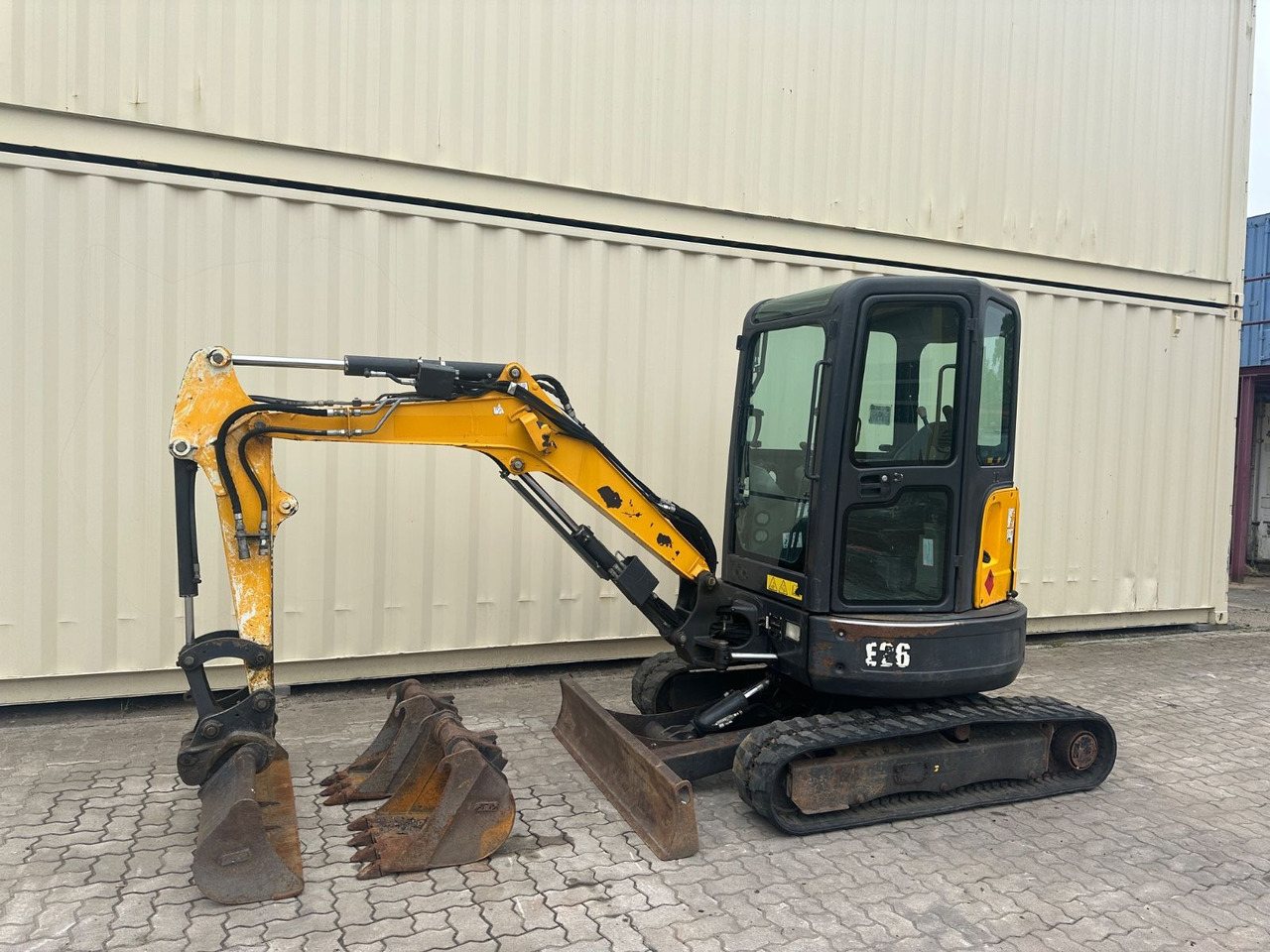 Bobcat E26 / 2015 BJ / 3 x Löffel / 3.441 H - Miniexcavadora: foto 1 Bobcat E26 / 2015 BJ / 3 x Löffel / 3.441 H - Miniexcavadora: foto 1
