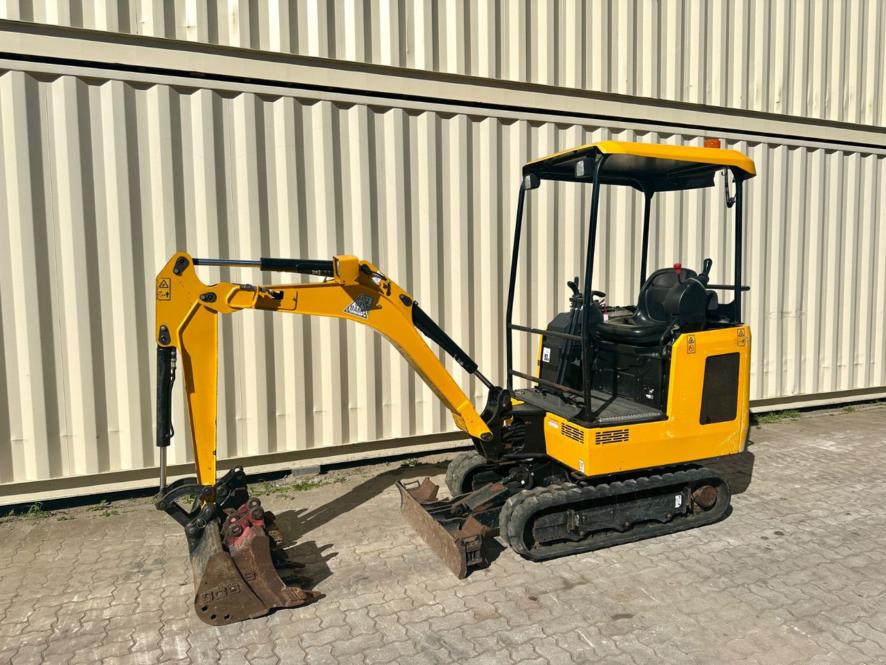 JCB 16C-1 /2020 BJ/943 BH/verbr. Laufwerk/3xLöffel - Miniexcavadora: foto 1 JCB 16C-1 /2020 BJ/943 BH/verbr. Laufwerk/3xLöffel - Miniexcavadora: foto 1