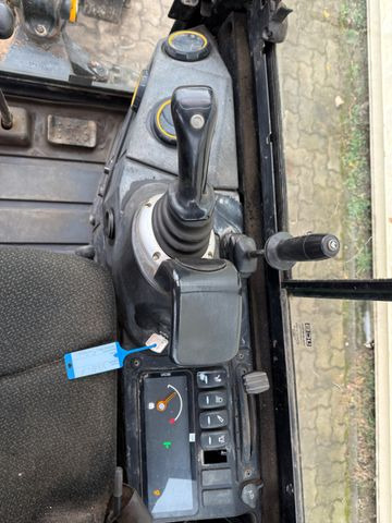 Miniexcavadora JCB 16C-1 /2022 BJ/939 H/verbr. Laufwerk/3xLöffel: foto 19 Miniexcavadora JCB 16C-1 /2022 BJ/939 H/verbr. Laufwerk/3xLöffel: foto 19