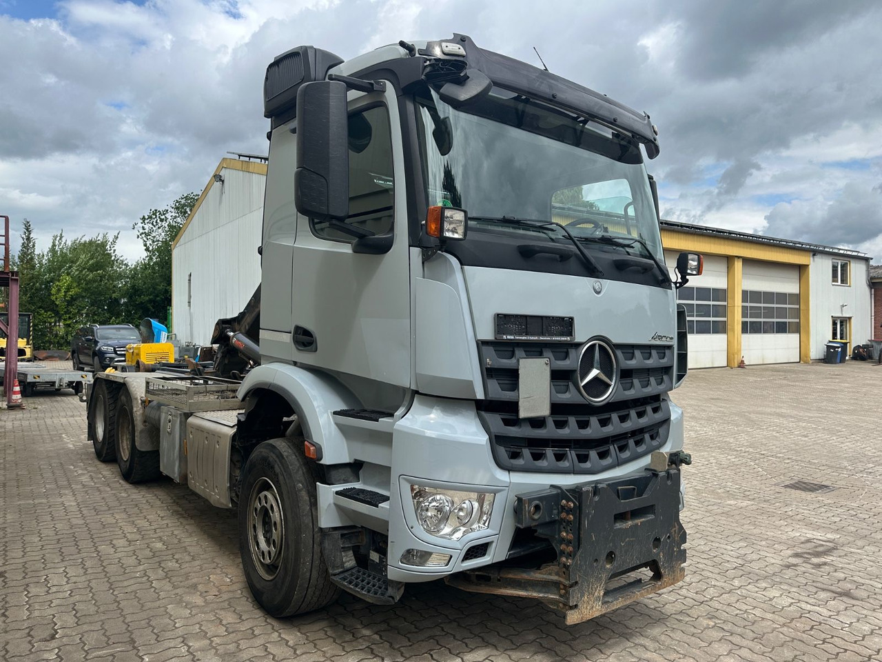 Mercedes-Benz Arocs 2643/Hiab M. /1. Hd /R.St. 3.90m/265.773KM - Camión multibasculante: foto 4 Mercedes-Benz Arocs 2643/Hiab M. /1. Hd /R.St. 3.90m/265.773KM - Camión multibasculante: foto 4