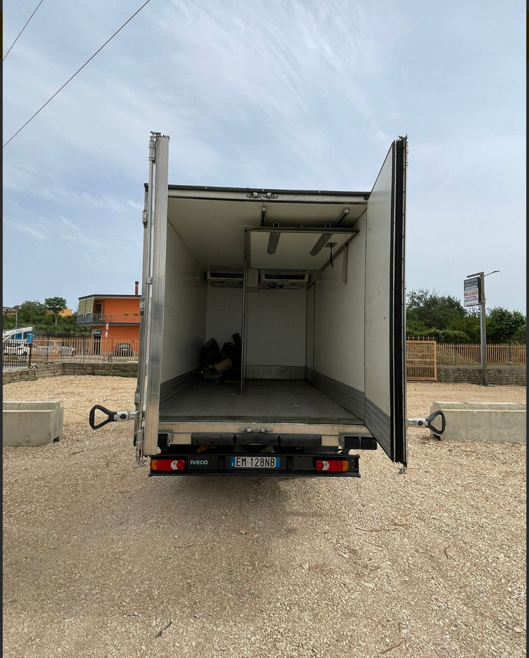 IVECO EUROCARGO 75E18 - Camión frigorífico: foto 3 IVECO EUROCARGO 75E18 - Camión frigorífico: foto 3
