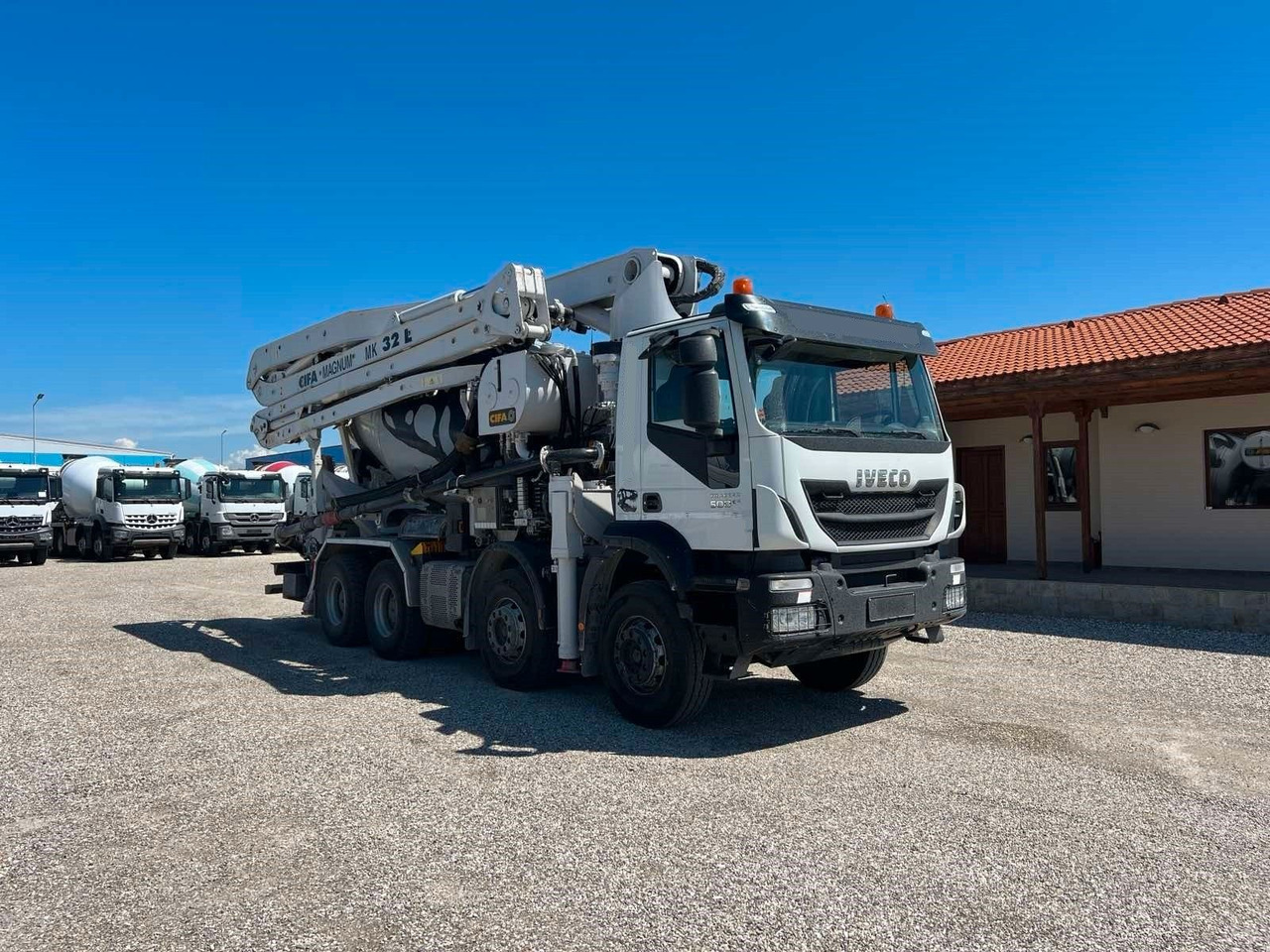 Iveco TRAKKER 500 CIFA MAGNUM MK32L - Bomba de hormigón: foto 1 Iveco TRAKKER 500 CIFA MAGNUM MK32L - Bomba de hormigón: foto 1