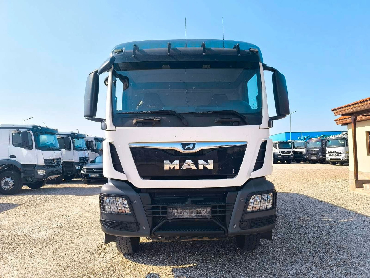 MAN TGS 41.420 MEILLER KIPPER - Camión portacontenedor de cadenas: foto 2 MAN TGS 41.420 MEILLER KIPPER - Camión portacontenedor de cadenas: foto 2