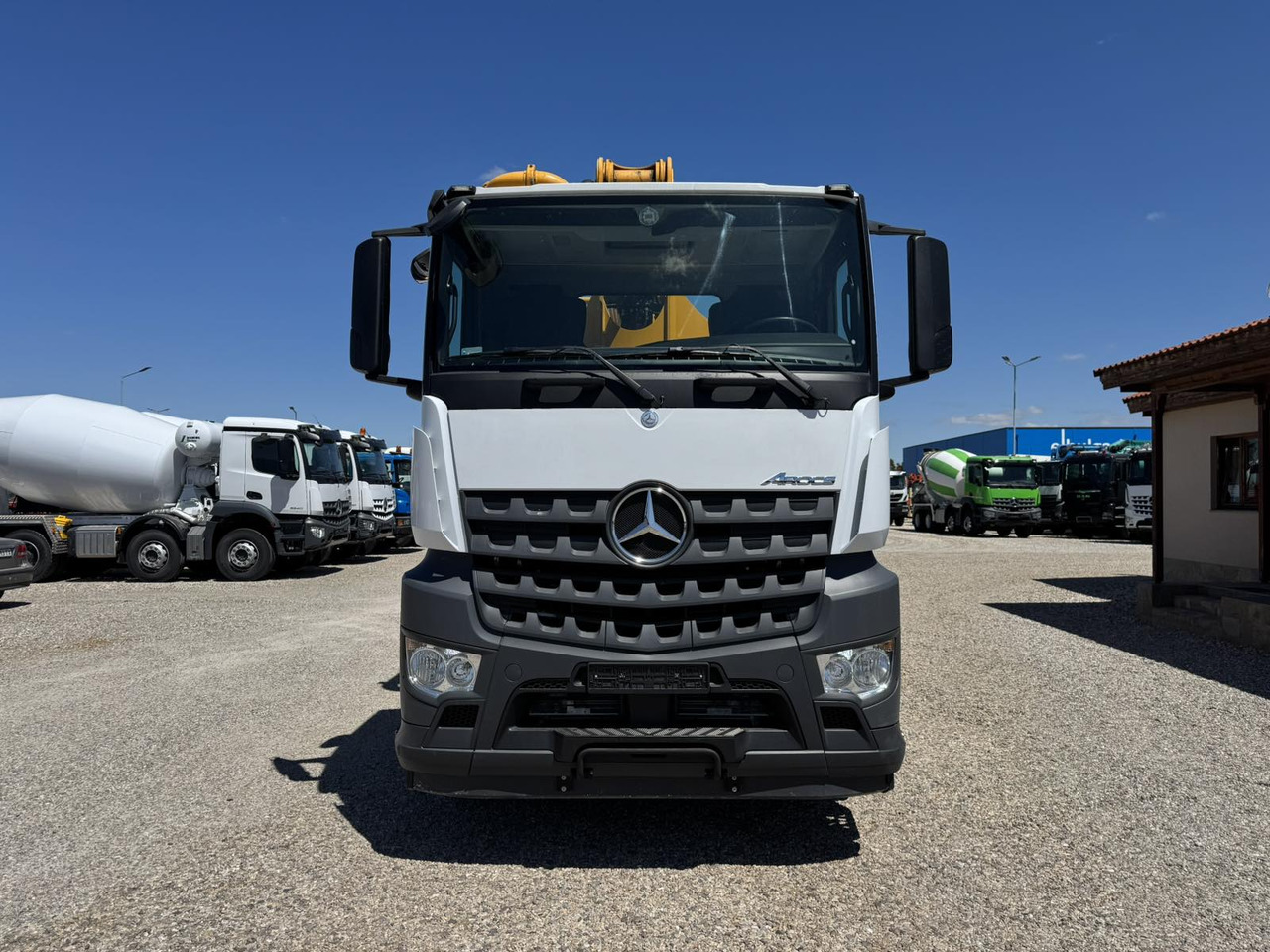 MERCEDES-BENZ AROCS 4442 SCHWING S43SX - Bomba de hormigón: foto 2 MERCEDES-BENZ AROCS 4442 SCHWING S43SX - Bomba de hormigón: foto 2