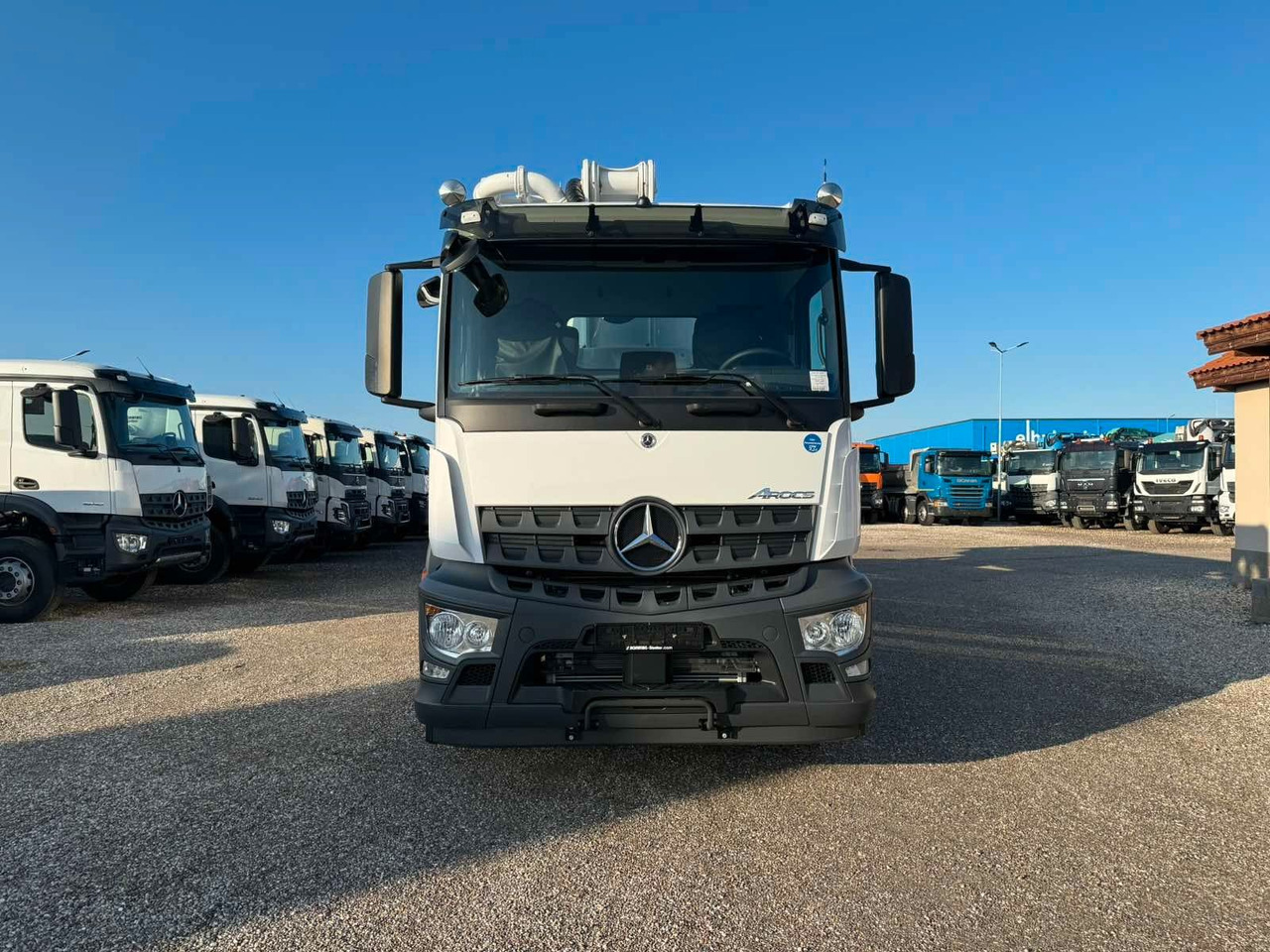 Mercedes-Benz AROCS 3746 SCHWING S43SX III - Bomba de hormigón: foto 2 Mercedes-Benz AROCS 3746 SCHWING S43SX III - Bomba de hormigón: foto 2