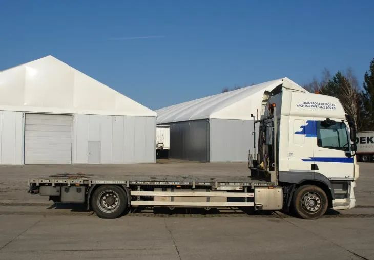 DAF CF 410 EURO 6 Laweta - Platforma super stan - Camión caja abierta: foto 1 DAF CF 410 EURO 6 Laweta - Platforma super stan - Camión caja abierta: foto 1