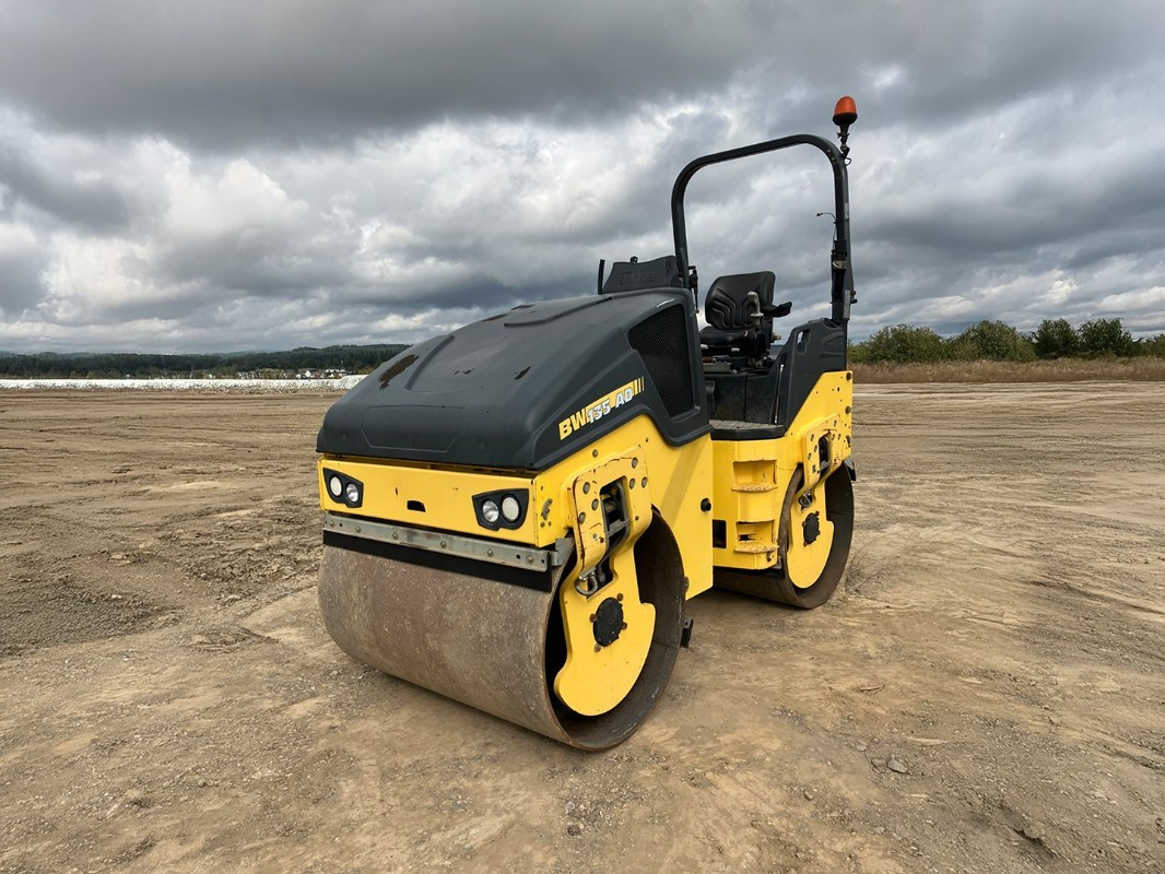 BOMAG DE BW 135 AD-5 Stage IIIa/Tier 4i - Rodillo: foto 1 BOMAG DE BW 135 AD-5 Stage IIIa/Tier 4i - Rodillo: foto 1