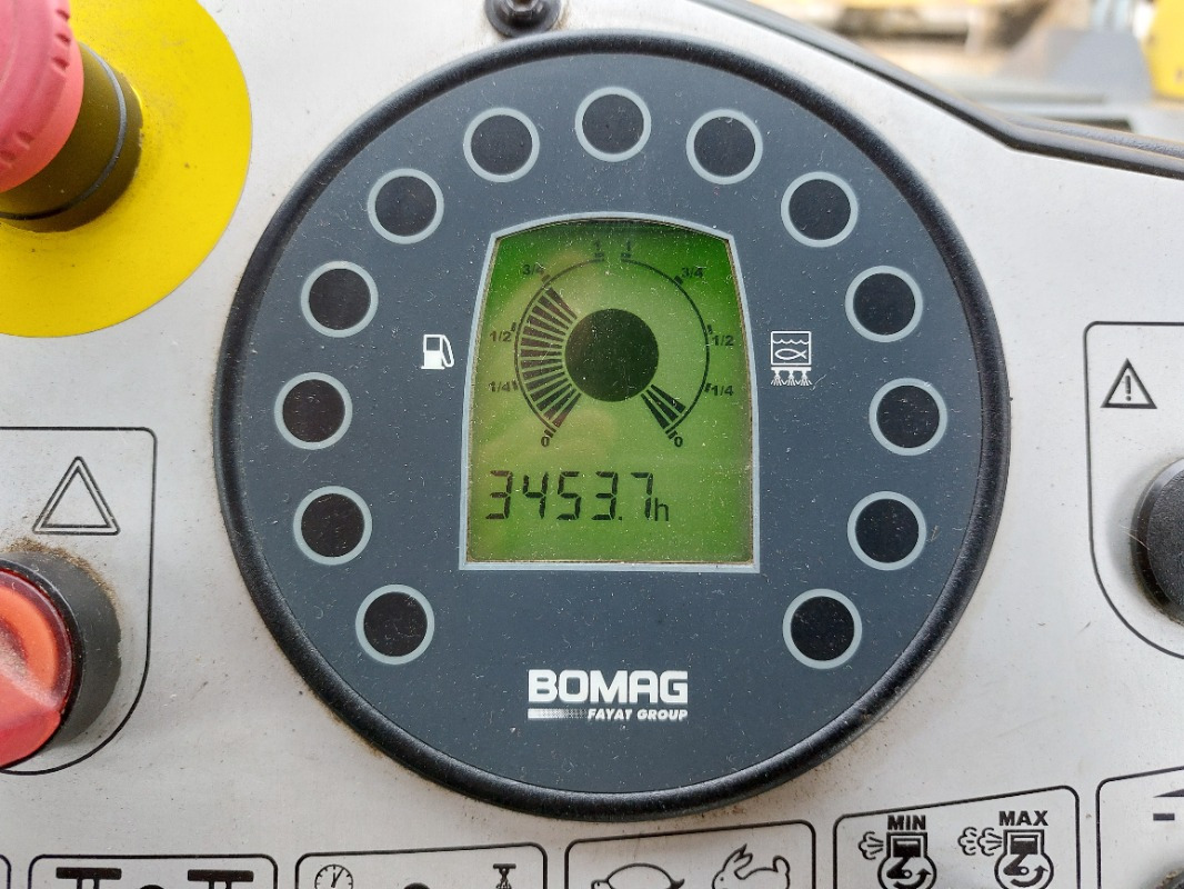BOMAG DE BW 151 AD-4 AM Tier 3 - Rodillo: foto 2 BOMAG DE BW 151 AD-4 AM Tier 3 - Rodillo: foto 2