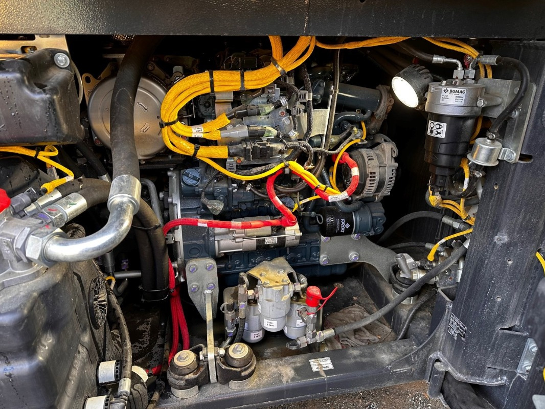 BOMAG DE BW 154 AP-5 AM - Apisonadora de asfalto: foto 4 BOMAG DE BW 154 AP-5 AM - Apisonadora de asfalto: foto 4