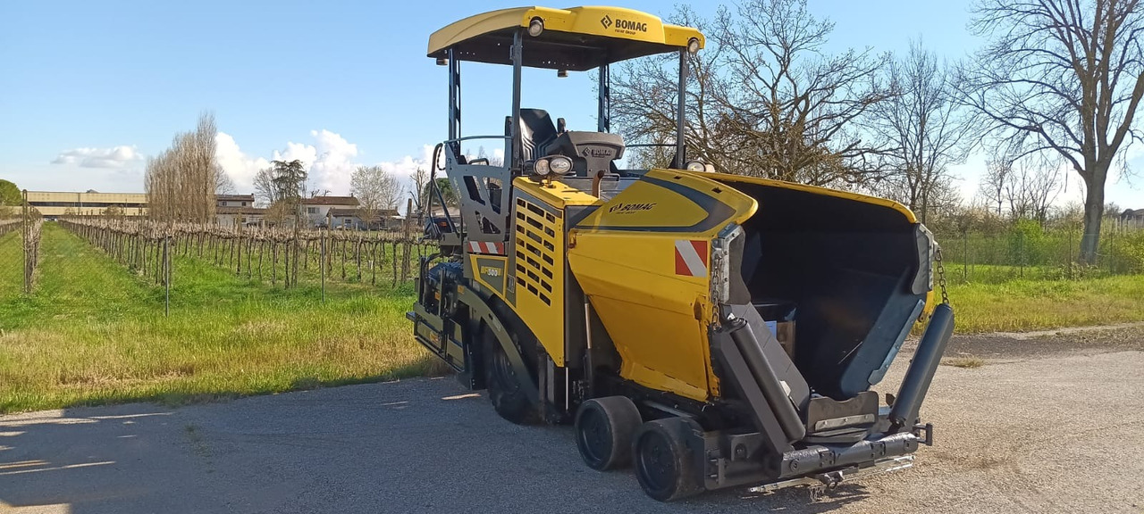 Pavimentadora de asfalto nuevo BOMAG IT BF 300 P-2 S340-2 TV  Stage V/Tier 4f: foto 15