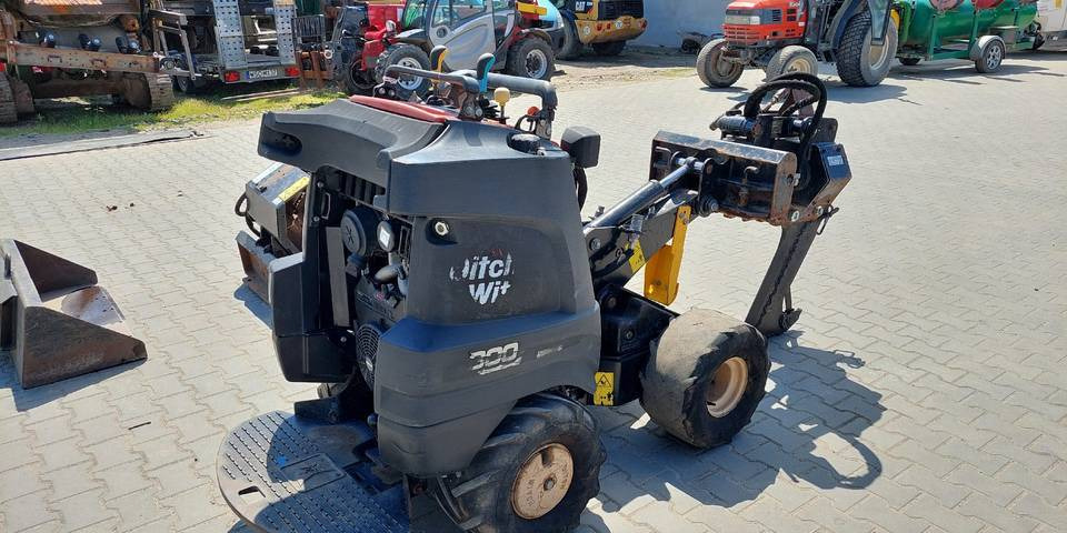 Ditch Witch R300 koparka łańcuchowa pługoukładacz - Zanjadora: foto 4 Ditch Witch R300 koparka łańcuchowa pługoukładacz - Zanjadora: foto 4