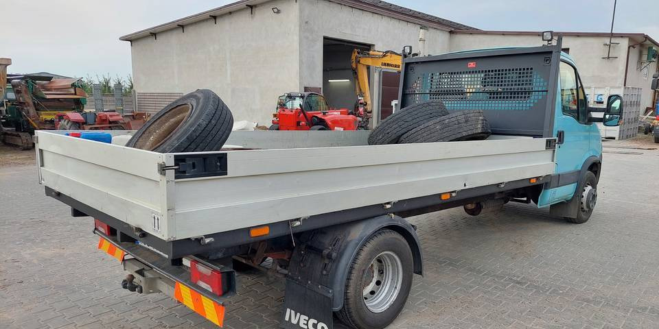 Iveco Daily 65C17 silnik 3.0 skrzynia automat - Furgoneta caja abierta: foto 5 Iveco Daily 65C17 silnik 3.0 skrzynia automat - Furgoneta caja abierta: foto 5