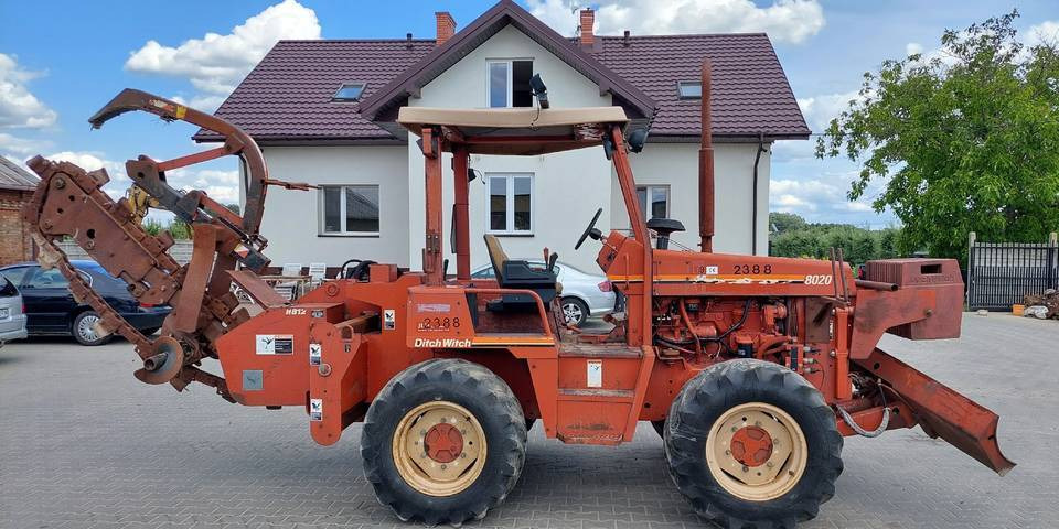 Koparka łańcuchowa Ditch Witch 8020 85KM - Zanjadora: foto 1 Koparka łańcuchowa Ditch Witch 8020 85KM - Zanjadora: foto 1