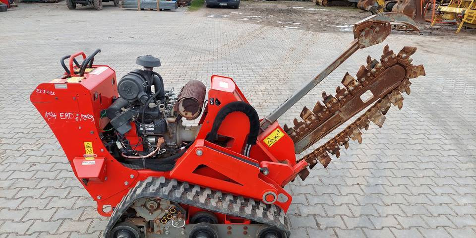 Koparka łańcuchowa Ditch Witch C24X 24 KM Honda - Zanjadora: foto 5 Koparka łańcuchowa Ditch Witch C24X 24 KM Honda - Zanjadora: foto 5