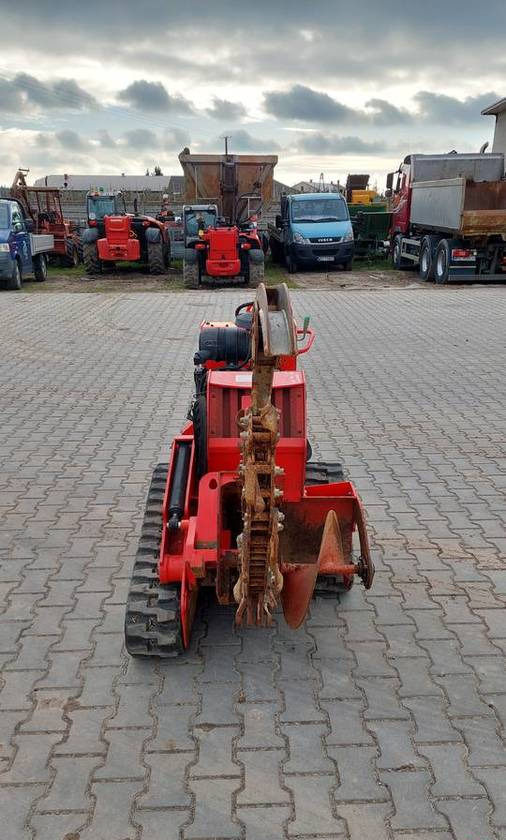 Koparka łańcuchowa Ditch Witch C24X 24 KM Honda - Zanjadora: foto 3 Koparka łańcuchowa Ditch Witch C24X 24 KM Honda - Zanjadora: foto 3