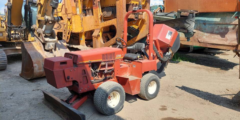 Koparka tarczowa Ditch Witch 3700DD łańcuchowa - Zanjadora: foto 2 Koparka tarczowa Ditch Witch 3700DD łańcuchowa - Zanjadora: foto 2