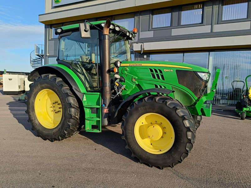 John Deere 6140R - Tractor: foto 1 John Deere 6140R - Tractor: foto 1
