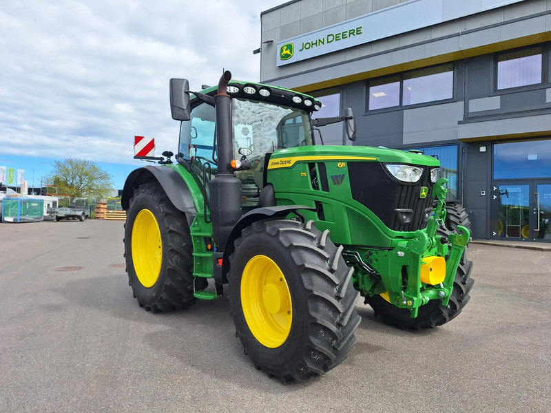 John Deere 6R 175 - Tractor: foto 1 John Deere 6R 175 - Tractor: foto 1