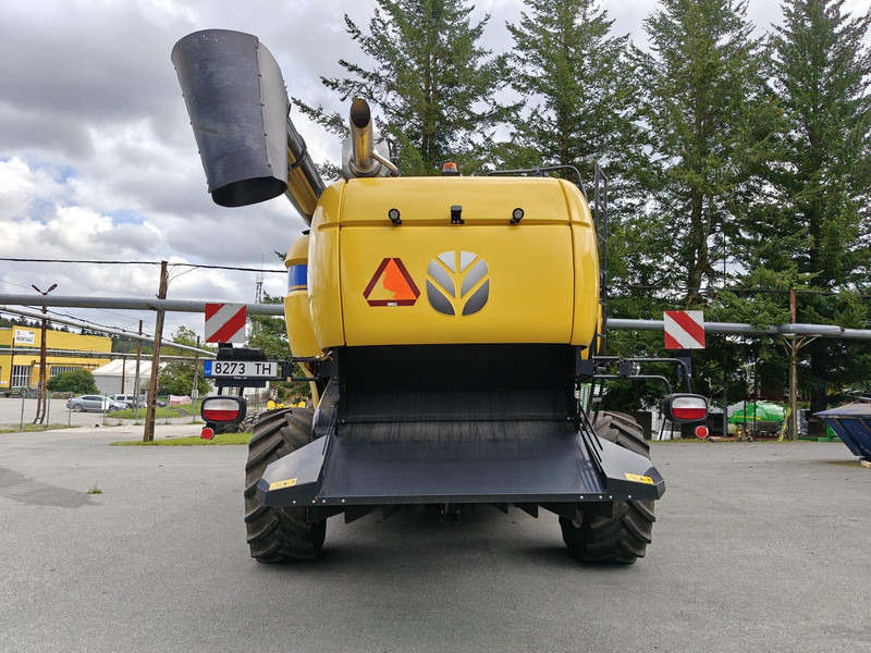 New Holland CX 8.90 - Cosechadora de granos: foto 4 New Holland CX 8.90 - Cosechadora de granos: foto 4
