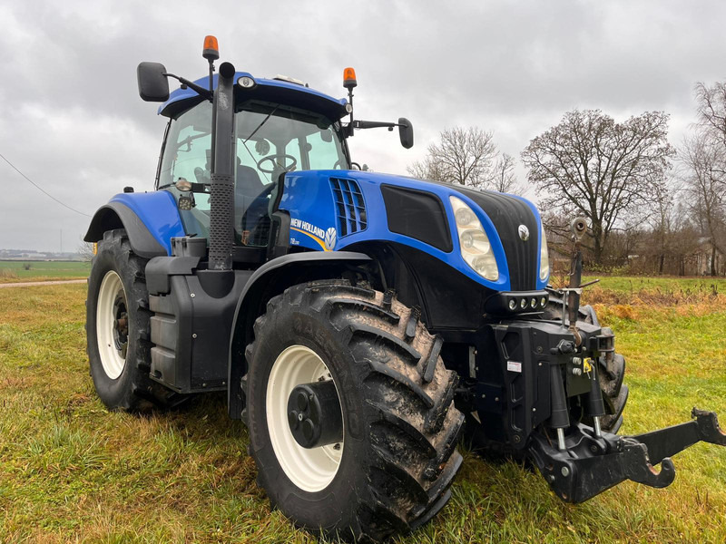 New Holland T8.330 - Tractor: foto 1 New Holland T8.330 - Tractor: foto 1