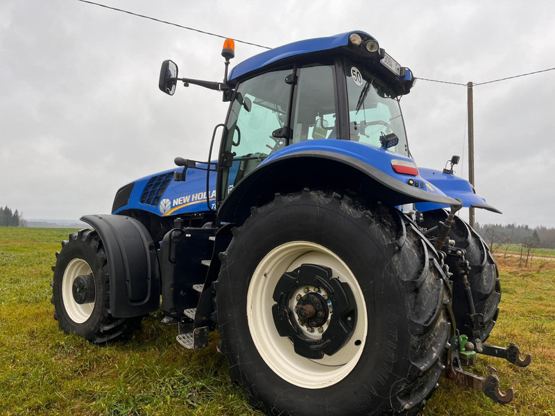 New Holland T8.330 - Tractor: foto 3 New Holland T8.330 - Tractor: foto 3