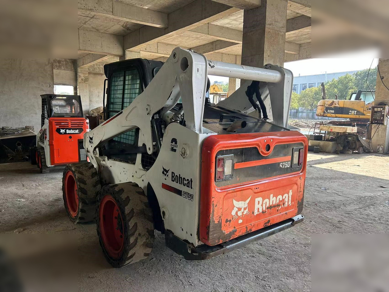 BOBCAT S750 - Minicargadora: foto 2 BOBCAT S750 - Minicargadora: foto 2