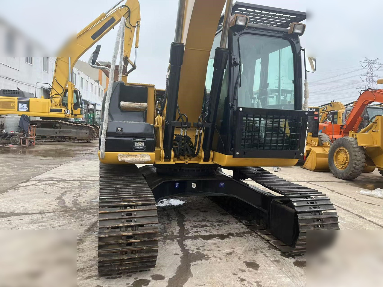 CATERPILLAR 313D2 GC - Excavadora de cadenas: foto 4 CATERPILLAR 313D2 GC - Excavadora de cadenas: foto 4