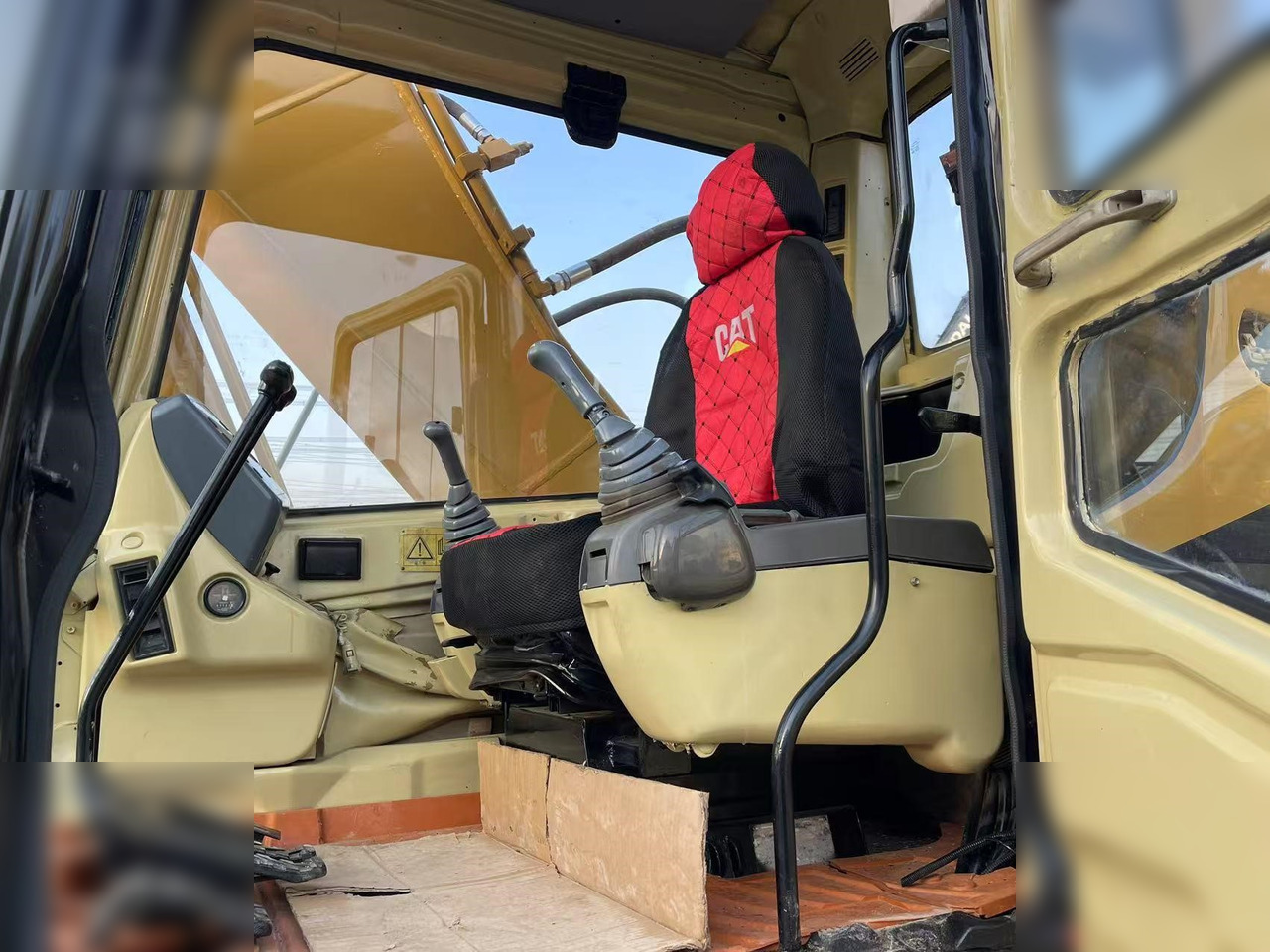 Excavadora de cadenas CATERPILLAR 320BL: foto 6 Excavadora de cadenas CATERPILLAR 320BL: foto 6