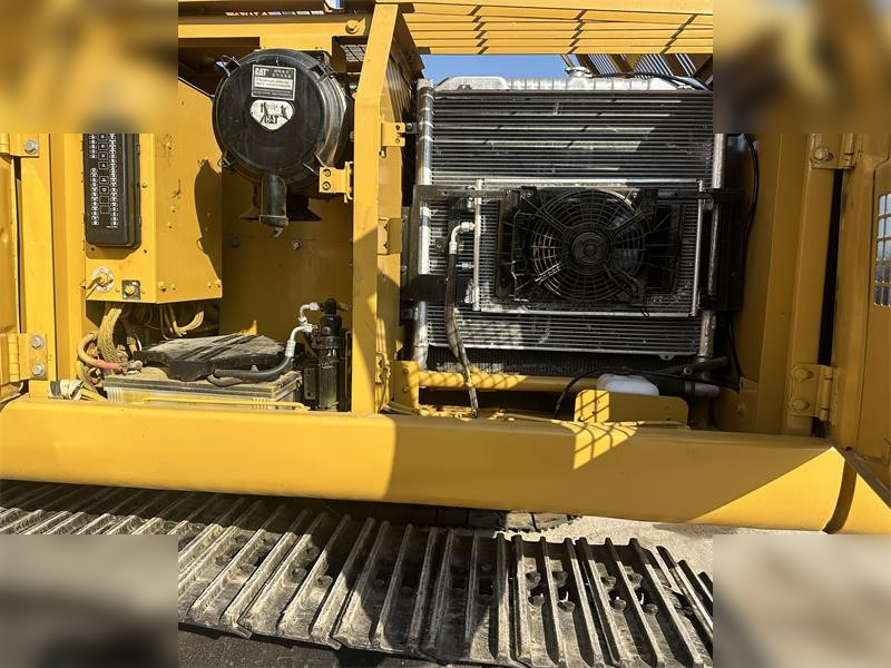 Excavadora de cadenas CATERPILLAR 320BL: foto 6