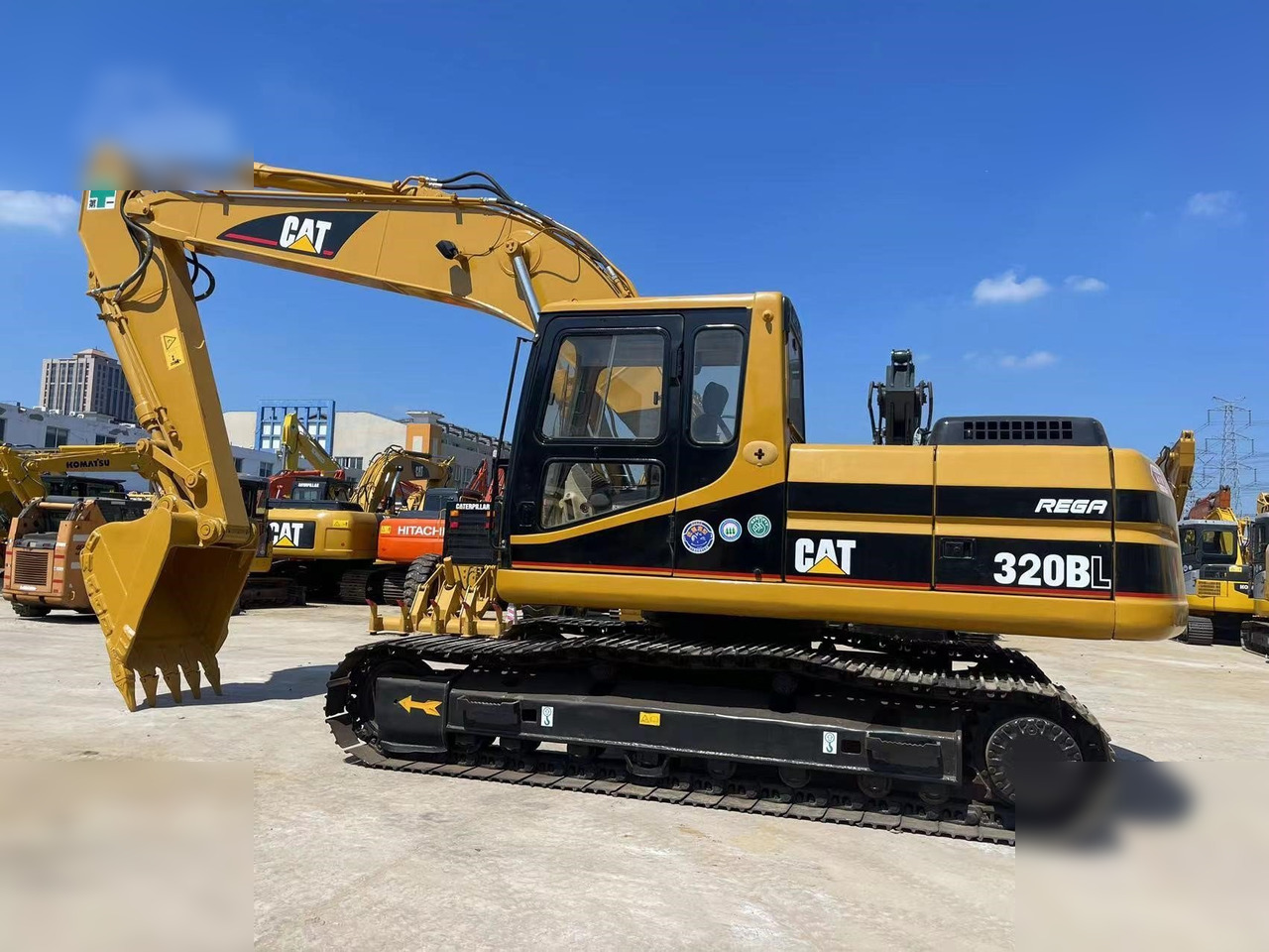 CATERPILLAR 320BL - Excavadora de cadenas: foto 1 CATERPILLAR 320BL - Excavadora de cadenas: foto 1