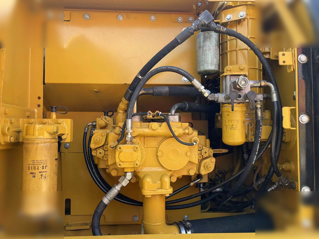Excavadora de cadenas CATERPILLAR 320D2: foto 6