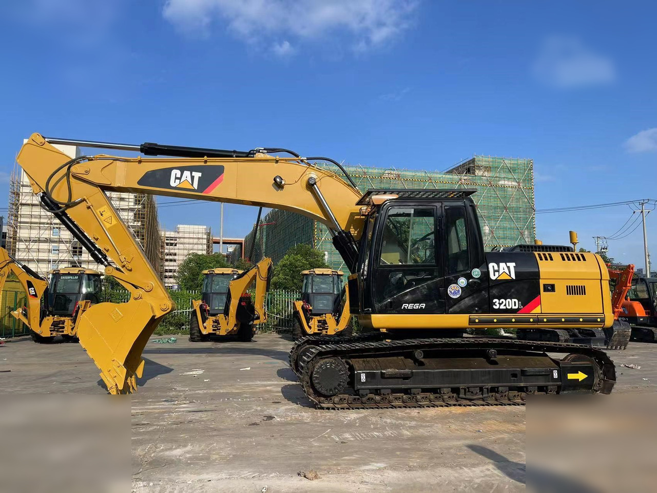 CATERPILLAR 320DL - Excavadora de cadenas: foto 1 CATERPILLAR 320DL - Excavadora de cadenas: foto 1