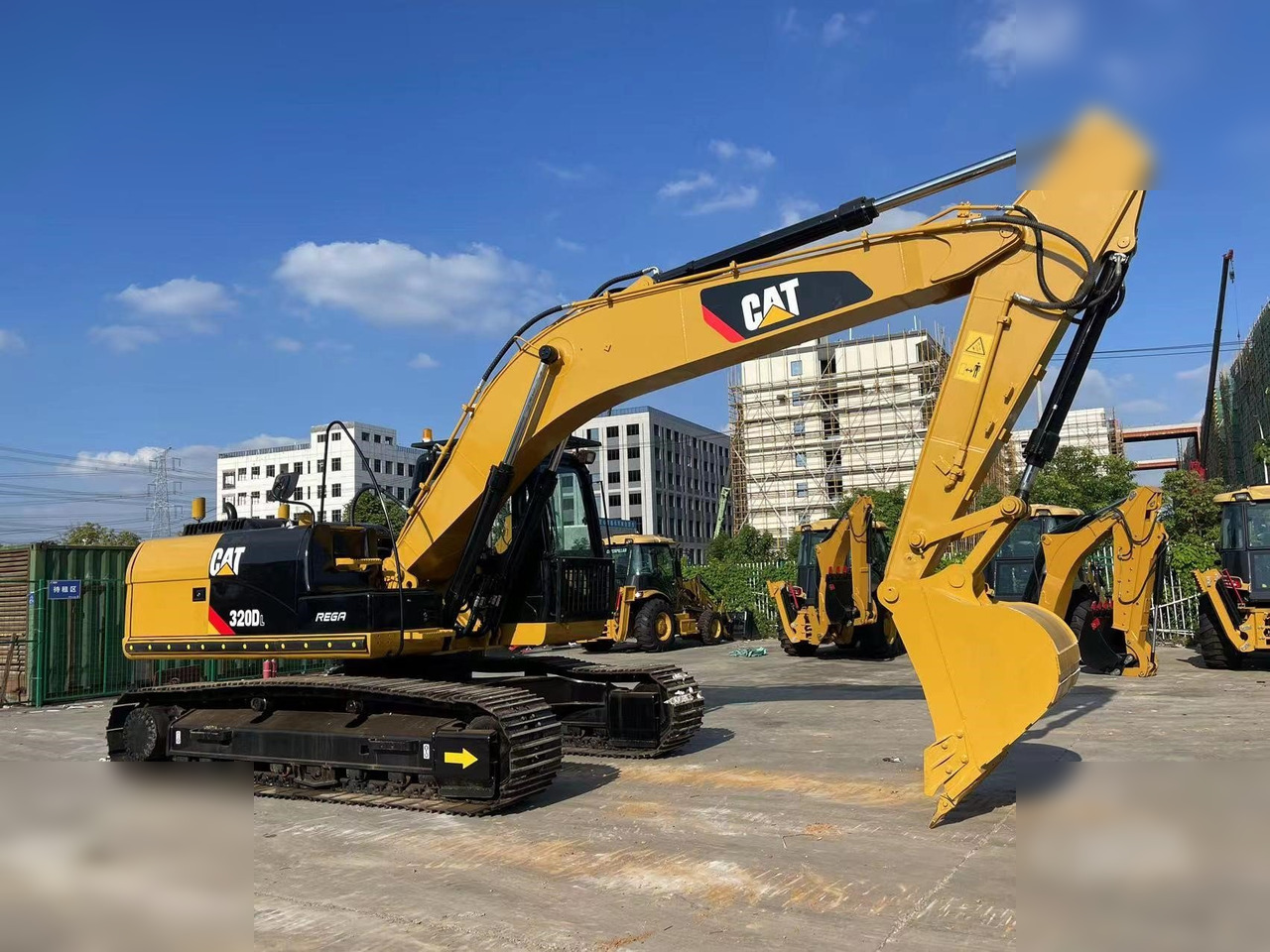 CATERPILLAR 320DL - Excavadora de cadenas: foto 2 CATERPILLAR 320DL - Excavadora de cadenas: foto 2