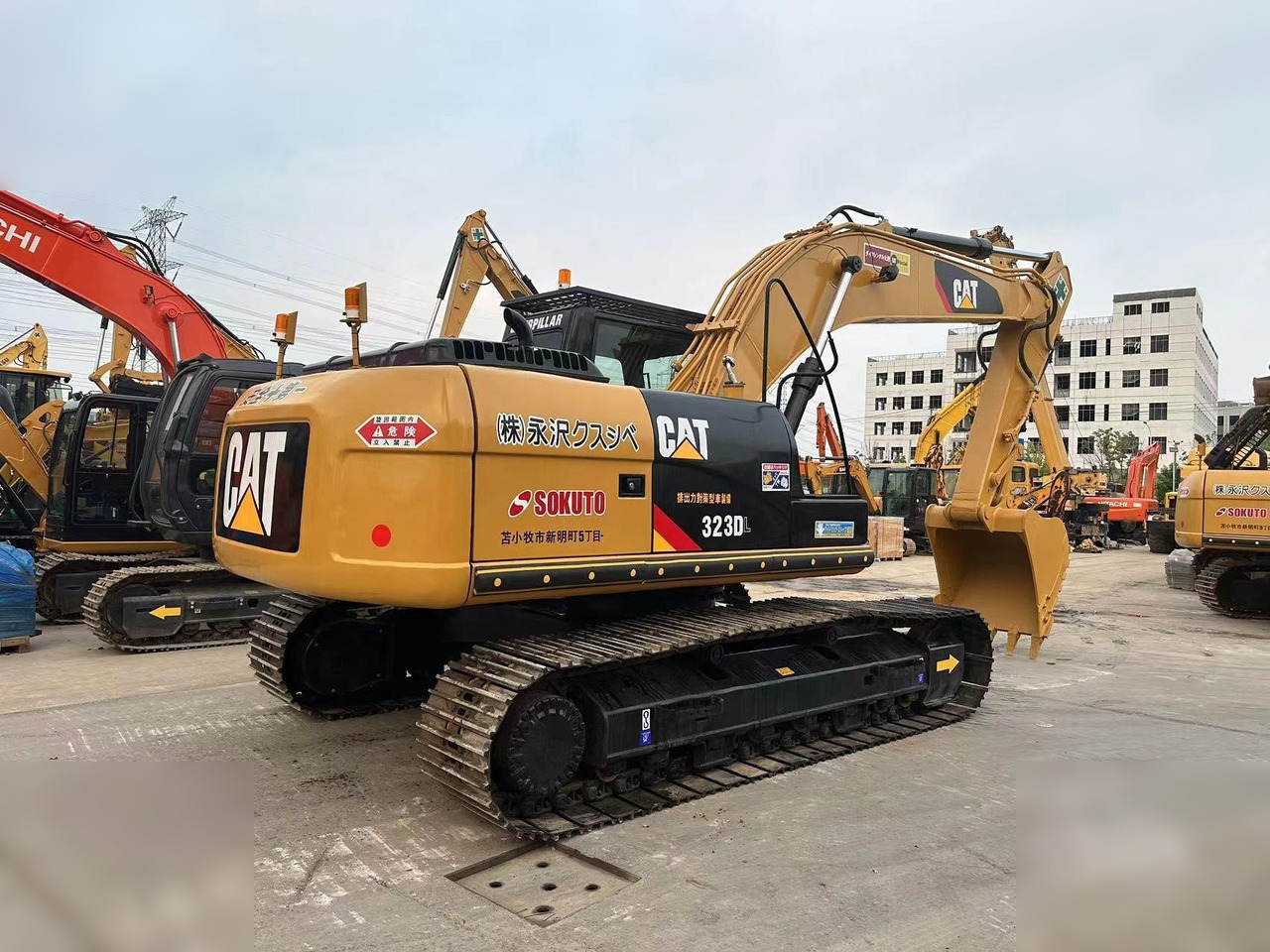 CATERPILLAR 323DL - Excavadora de cadenas: foto 3 CATERPILLAR 323DL - Excavadora de cadenas: foto 3