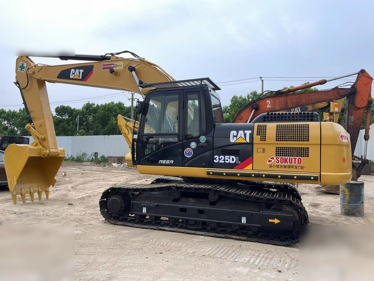CATERPILLAR 325DL - Excavadora de cadenas: foto 1 CATERPILLAR 325DL - Excavadora de cadenas: foto 1