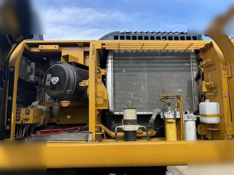 Excavadora de cadenas CATERPILLAR 330D2: foto 7