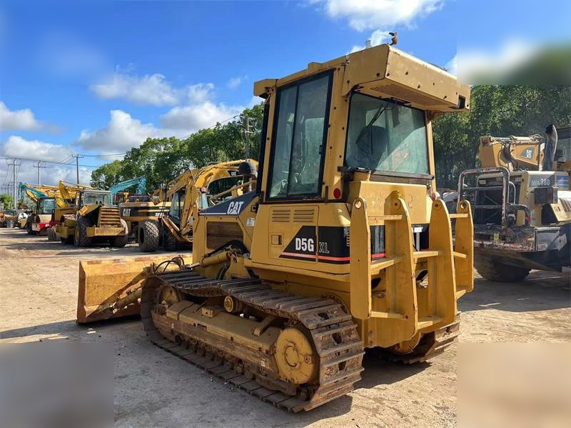 CATERPILLAR D5G XL - Bulldozer: foto 2 CATERPILLAR D5G XL - Bulldozer: foto 2