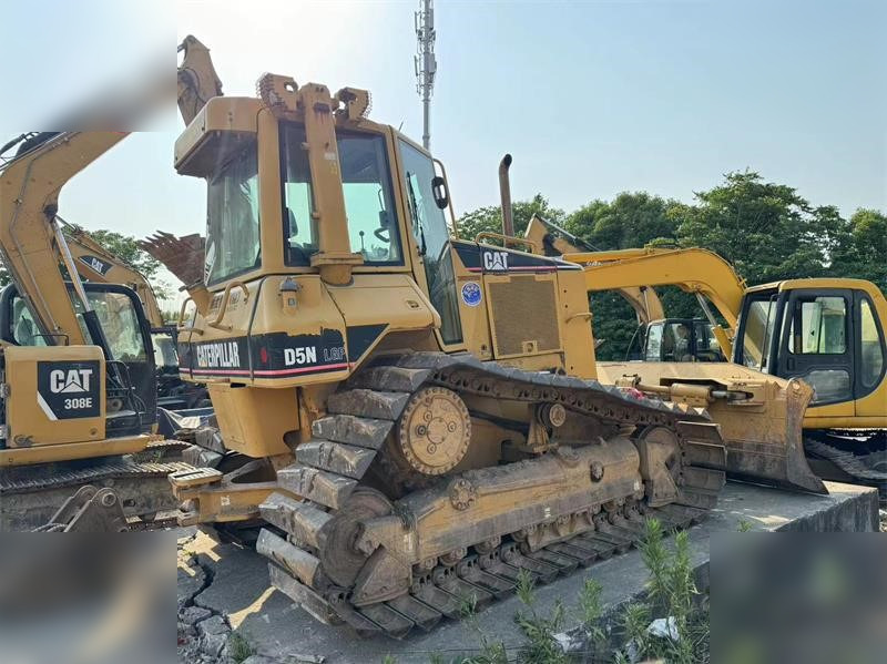CATERPILLAR D5N - Bulldozer: foto 2 CATERPILLAR D5N - Bulldozer: foto 2