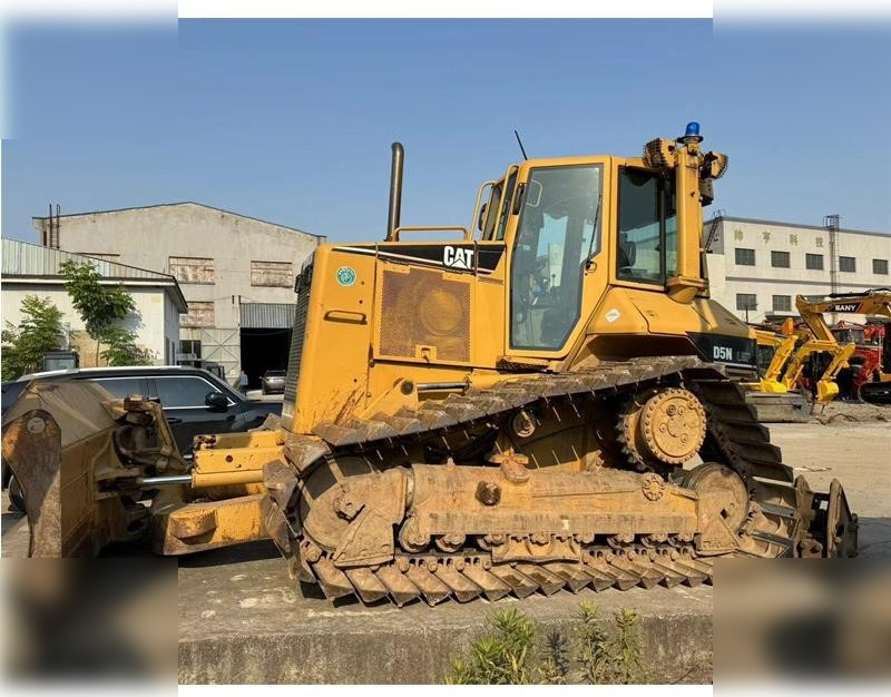 CATERPILLAR D5N - Bulldozer: foto 1 CATERPILLAR D5N - Bulldozer: foto 1