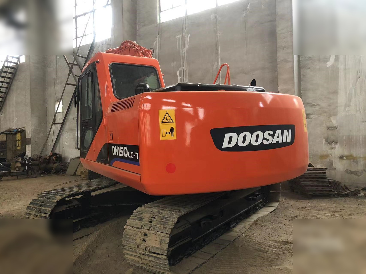 DOOSAN DH150 LC-7 - Excavadora de cadenas: foto 3 DOOSAN DH150 LC-7 - Excavadora de cadenas: foto 3