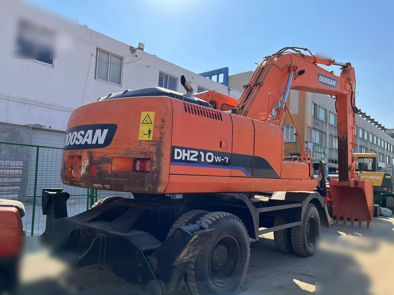 DOOSAN DH210W-7 - Excavadora de ruedas: foto 2 DOOSAN DH210W-7 - Excavadora de ruedas: foto 2