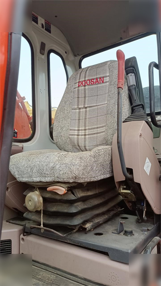 DOOSAN DH220 LC-7 - Excavadora de cadenas: foto 4 DOOSAN DH220 LC-7 - Excavadora de cadenas: foto 4