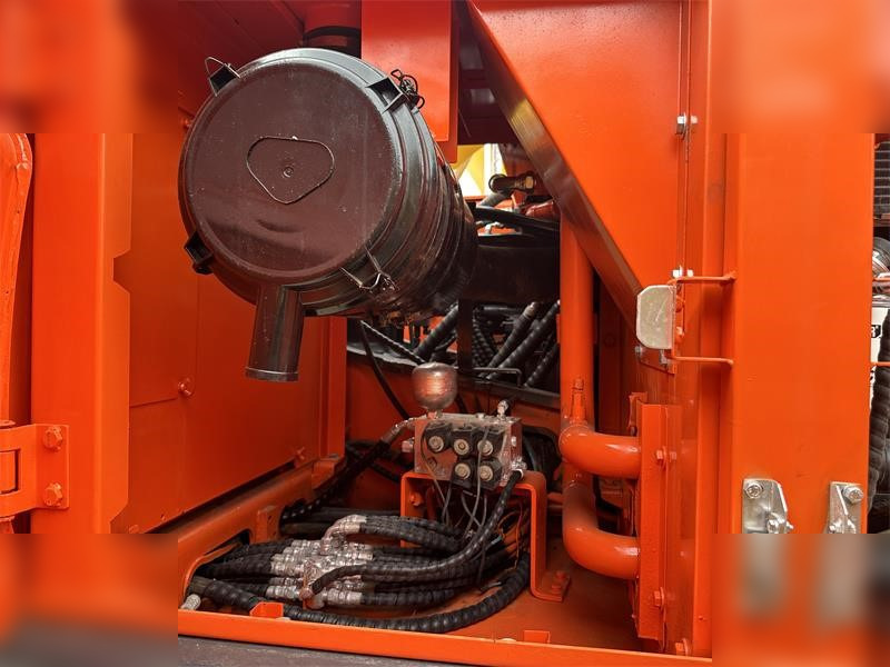Excavadora de cadenas DOOSAN DX260 LC: foto 7